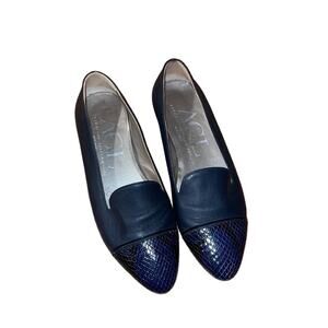 AGL attilio giusti leombruni Navy leather captoe ballet flat Italian 36 US 6